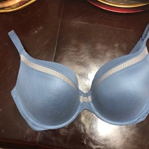 Light blue vs bra
